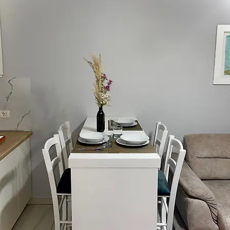 Nn With Balcony 1 아파트