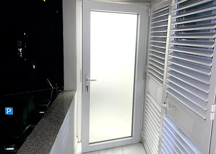 Nn With Balcony 1 Διαμέρισμα Τίρανα